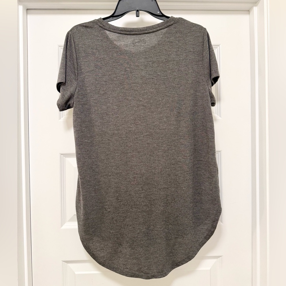 Disney Mickey Mouse Gray 2025 Short Sleeve Top Women’s Size M - Picture 2 of 6